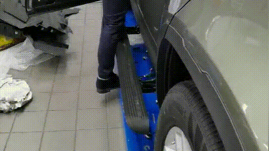 Product showcase animation of WINFOR's first Land Rover Range Rover intelligent electric running board in 2014